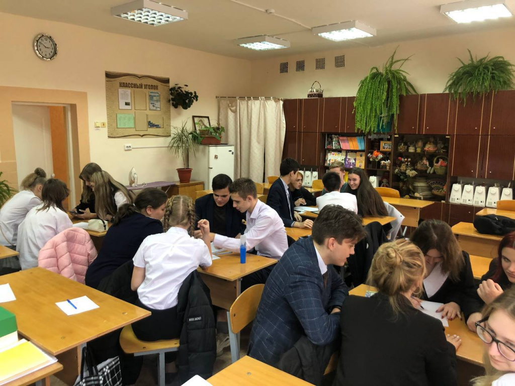 Более 300 учеников приняли участие в ульяновской «Лиги школьного предпринимательства»